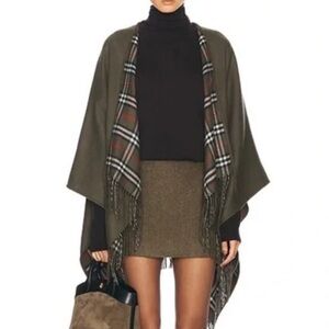Burberry Olive and Plaid Wool Vintage Check Cape in Loch